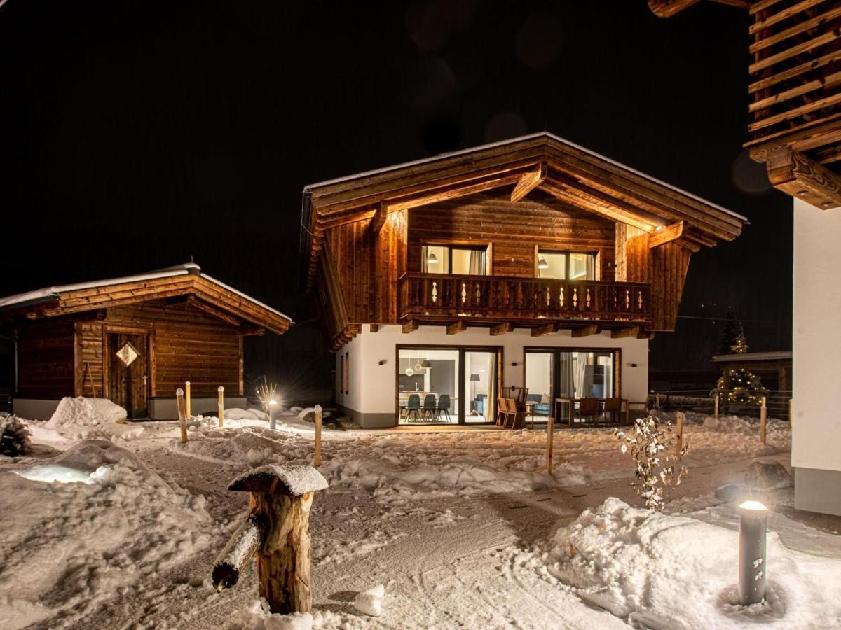 Apartment In Wald Im Pinzgau With A Carport Exteriér fotografie