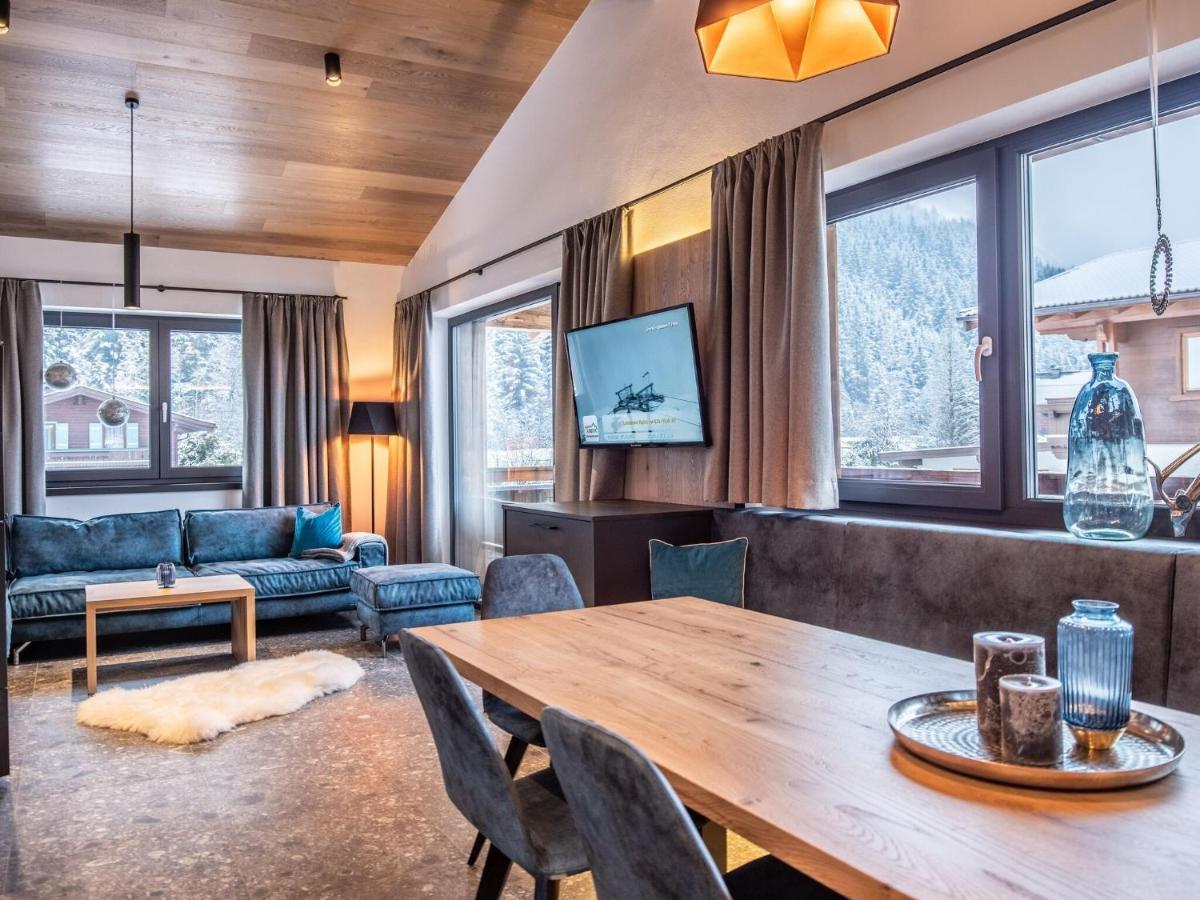 Apartment In Wald Im Pinzgau With A Carport Exteriér fotografie